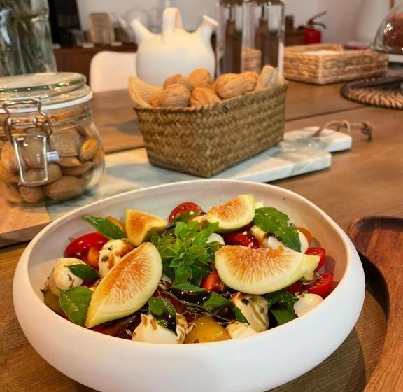 تختخواب و صبحانه Villa D’aurora Country Suites