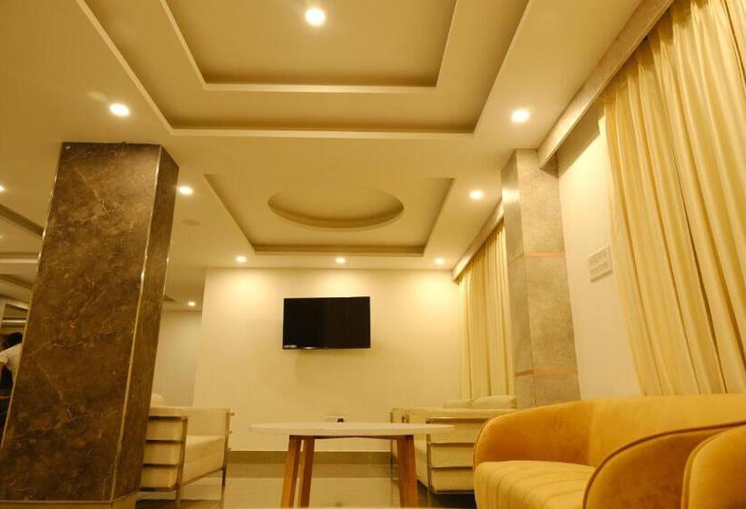 فندق Girija Sunrise