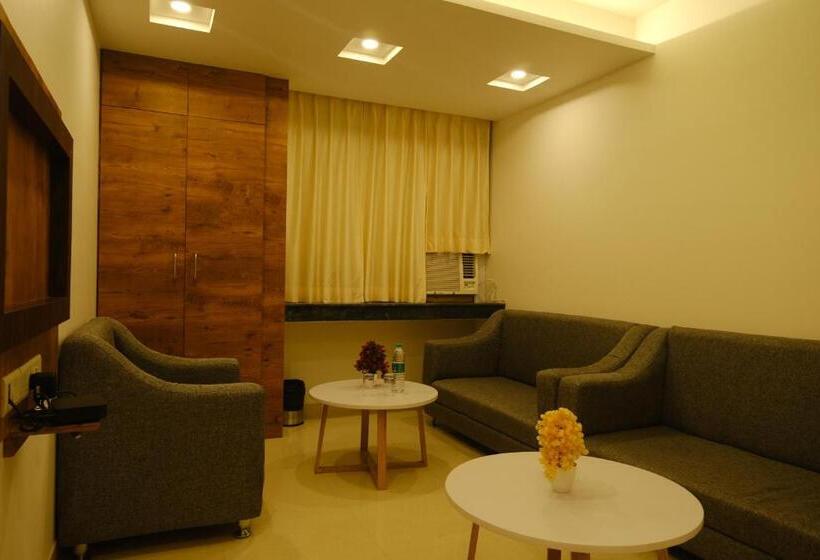 فندق Girija Sunrise