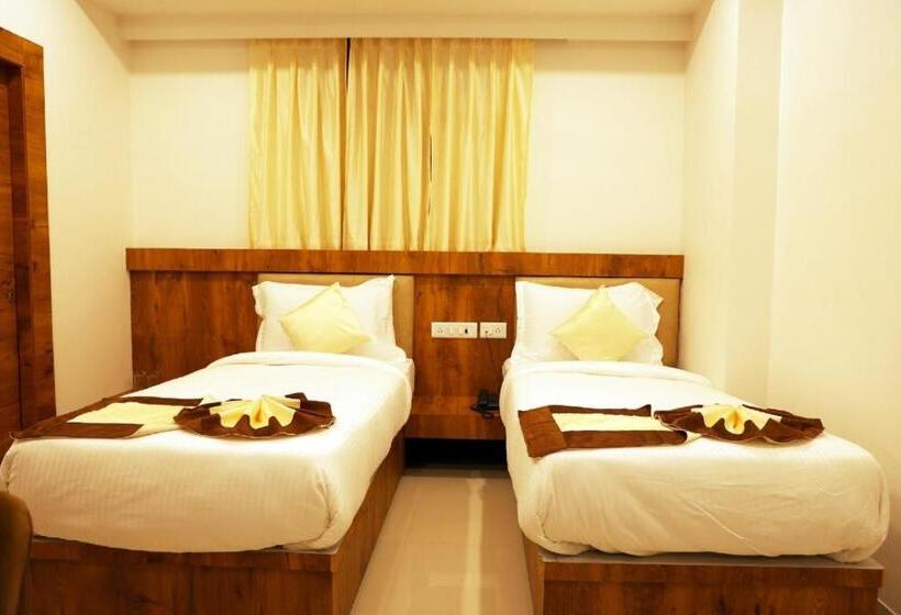 فندق Girija Sunrise