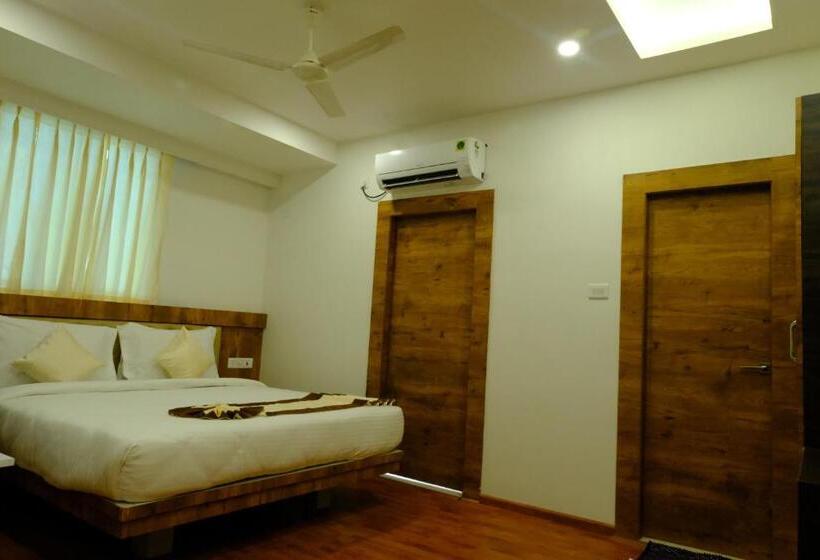 فندق Girija Sunrise