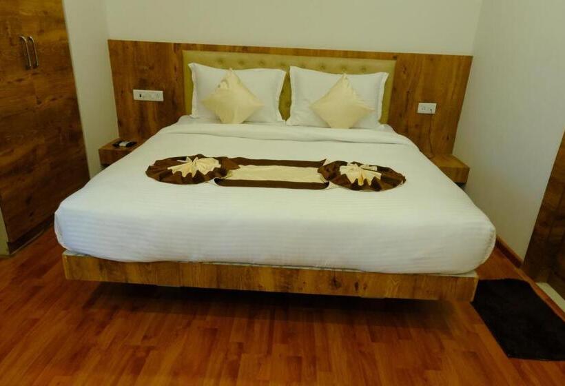 فندق Girija Sunrise