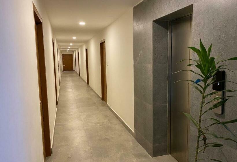 בית מלון כפרי Karippals Inn