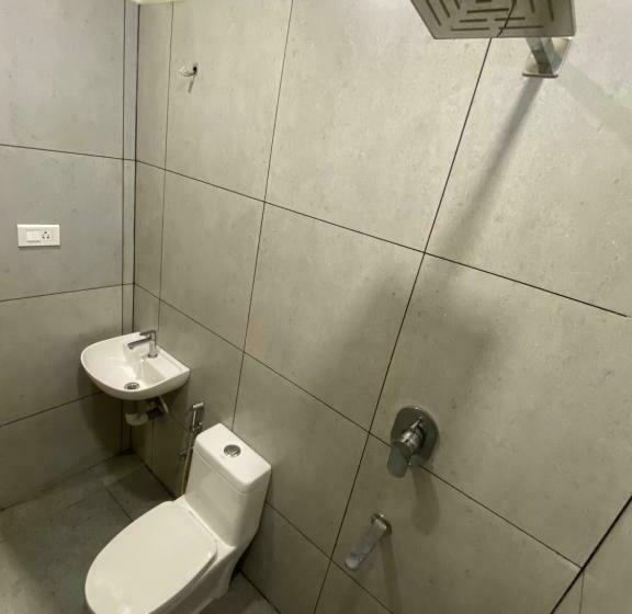 בית מלון כפרי Karippals Inn