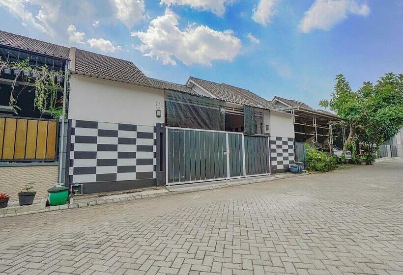 فندق Oyo 90684 Happy Homestay Syariah