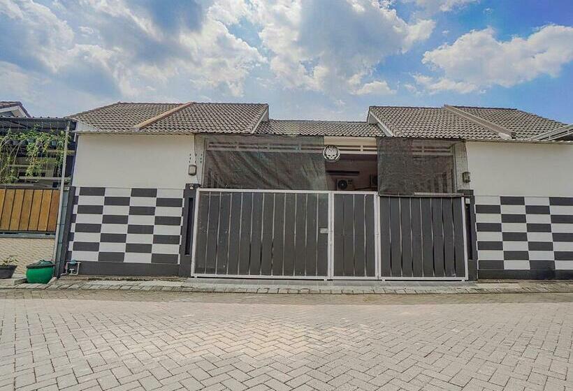 فندق Oyo 90684 Happy Homestay Syariah