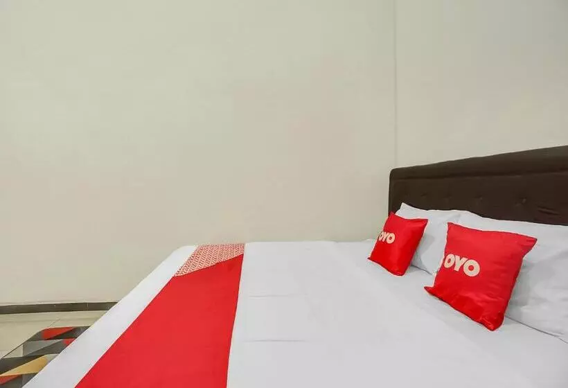 Hotelli Oyo 90684 Happy Homestay Syariah