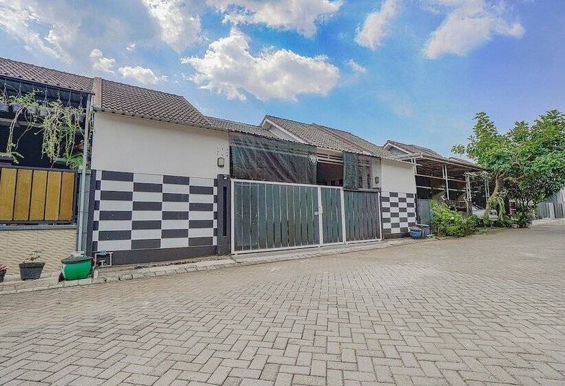 فندق Oyo 90684 Happy Homestay Syariah