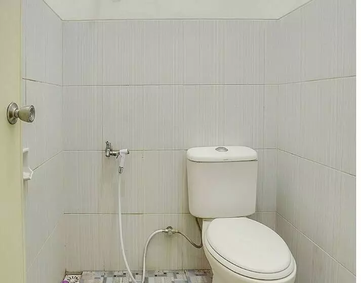 Hotelli Oyo 90684 Happy Homestay Syariah