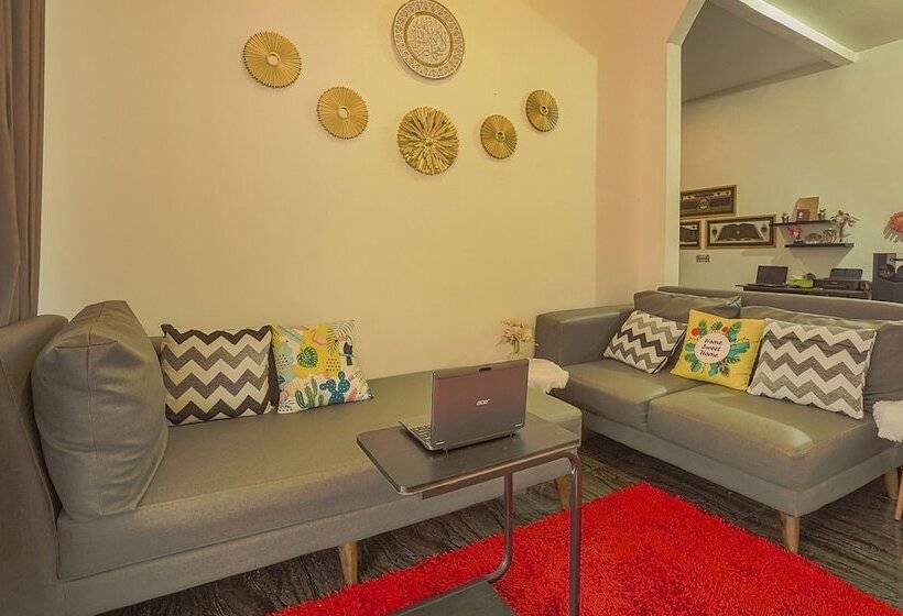 فندق Oyo 90684 Happy Homestay Syariah