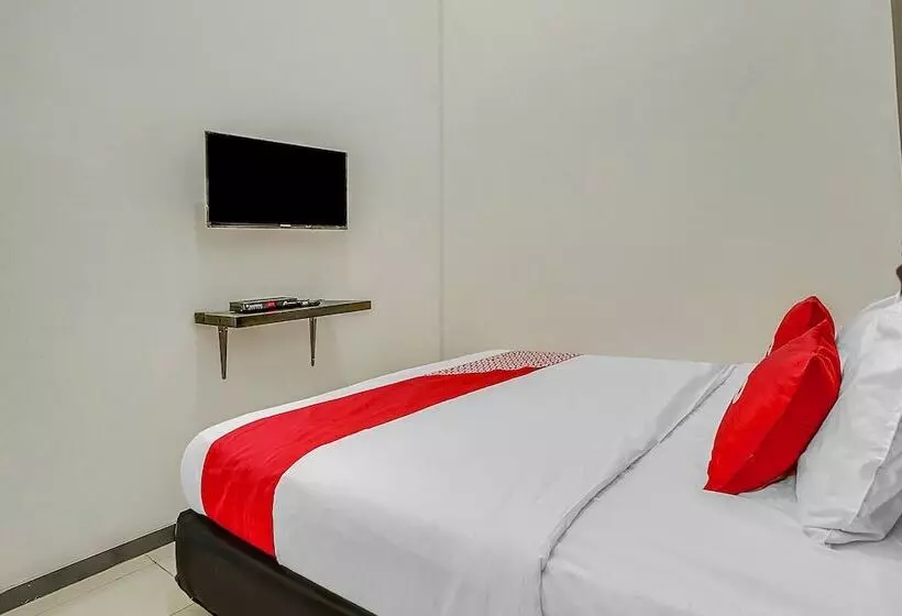 Hotelli Oyo 90684 Happy Homestay Syariah