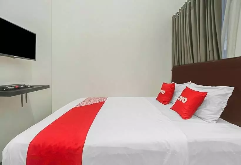 Hotelli Oyo 90684 Happy Homestay Syariah