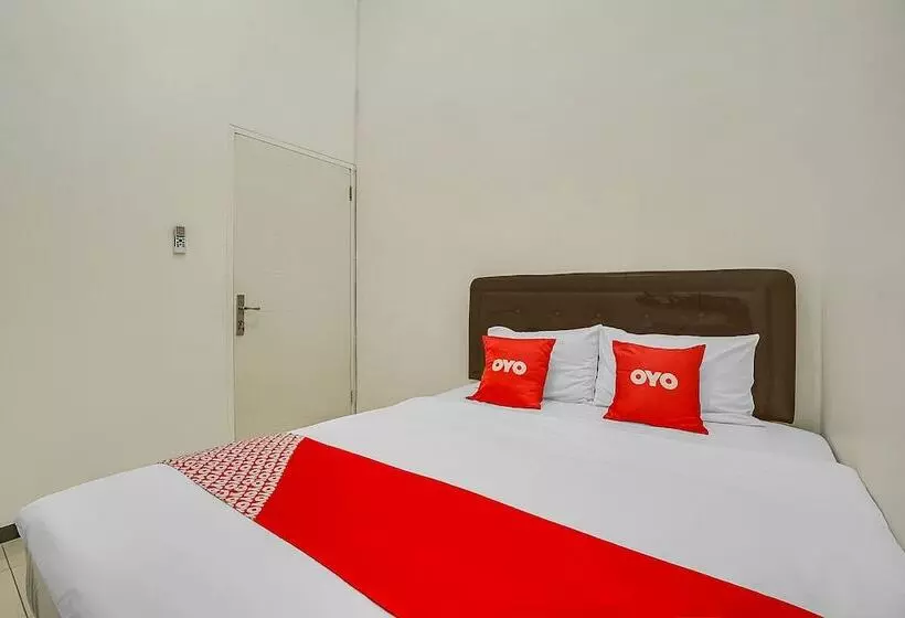 Hotelli Oyo 90684 Happy Homestay Syariah