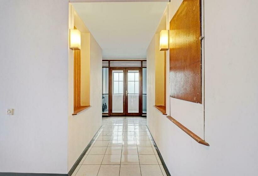 Collection O Hotel Asteria