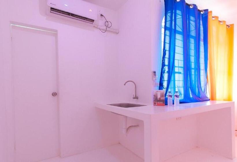 Hotel Reddoorz @ Jolly Orange Paranaque