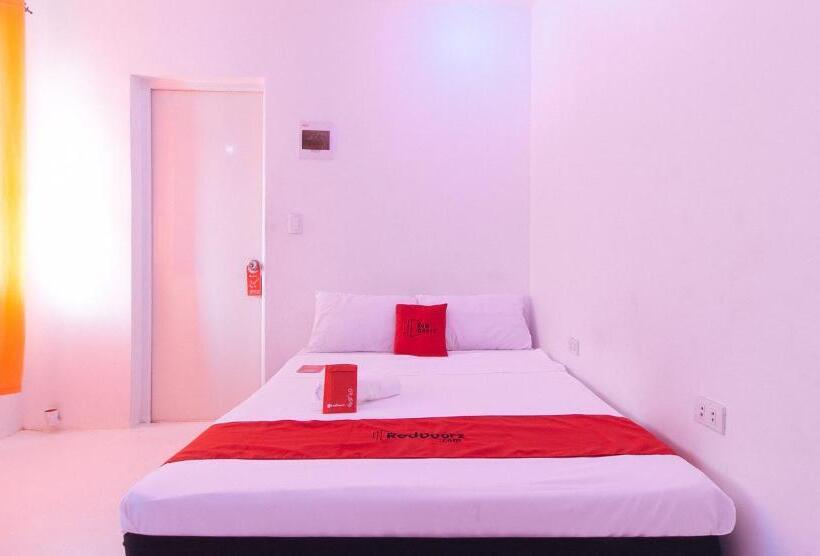 Hotel Reddoorz @ Jolly Orange Paranaque