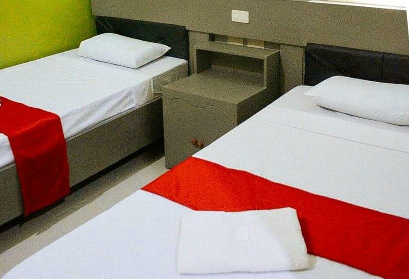 בית מלון כפרי Reddoorz@em Pensiontel Butuan City