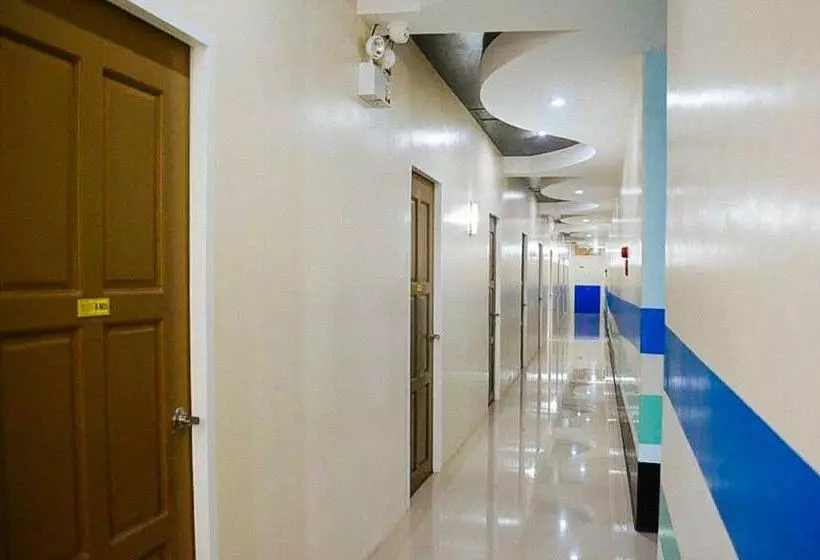 Hotelli Reddoorz@em Pensiontel Butuan City