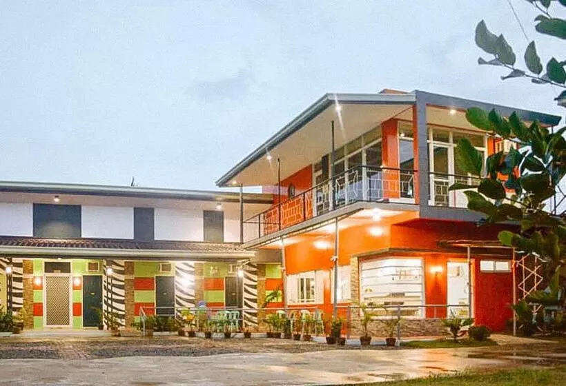 Hotelli Reddoorz@em Pensiontel Butuan City