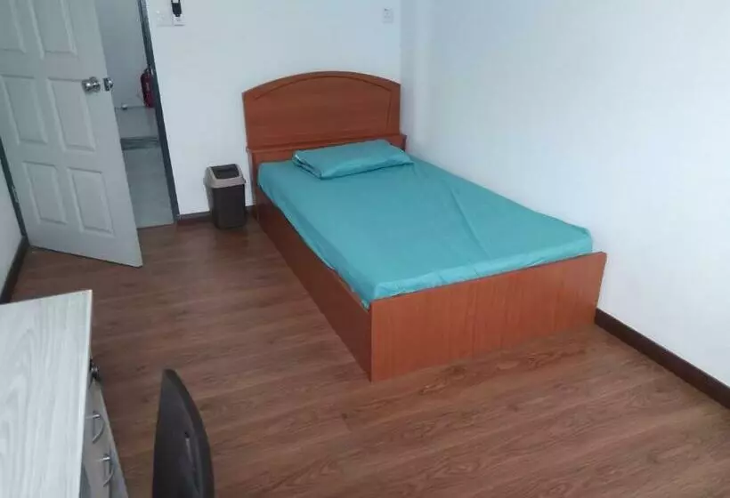 ホテル Spot On 90341 Jackie Home