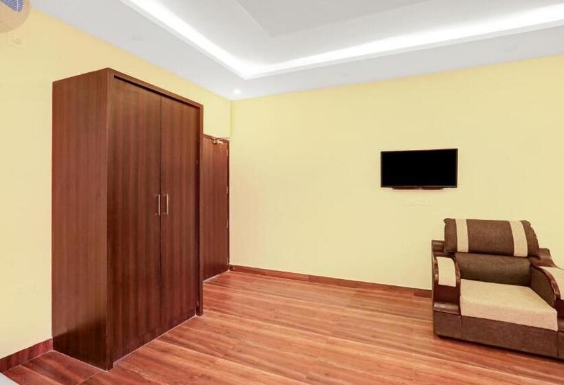 ホテル Treebo Doha King