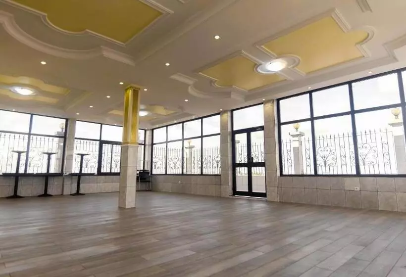 هتل Isis Hôtel
