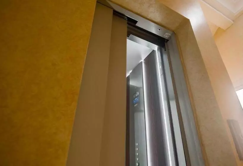 هتل Isis Hôtel