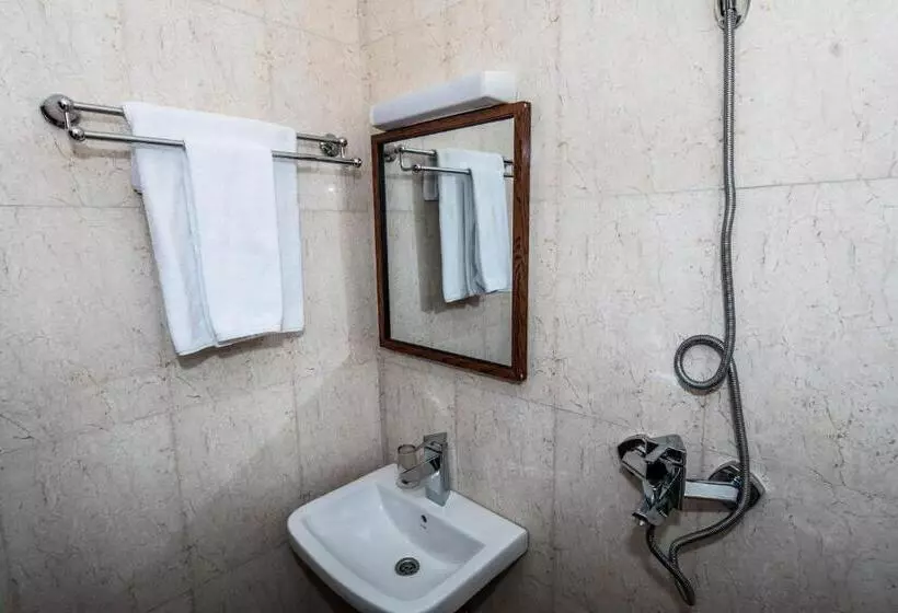 هتل Isis Hôtel