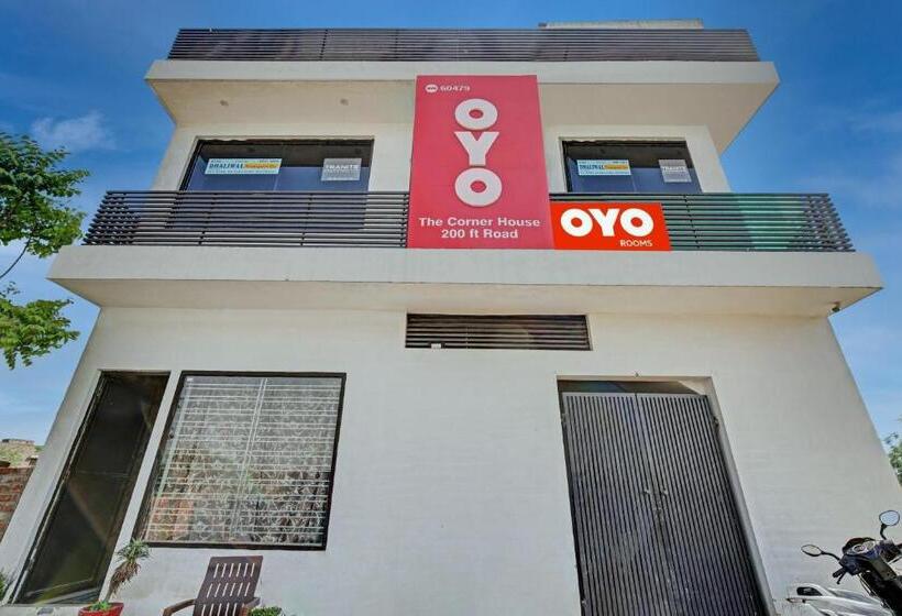 هتل Oyo 82798 The Corner House