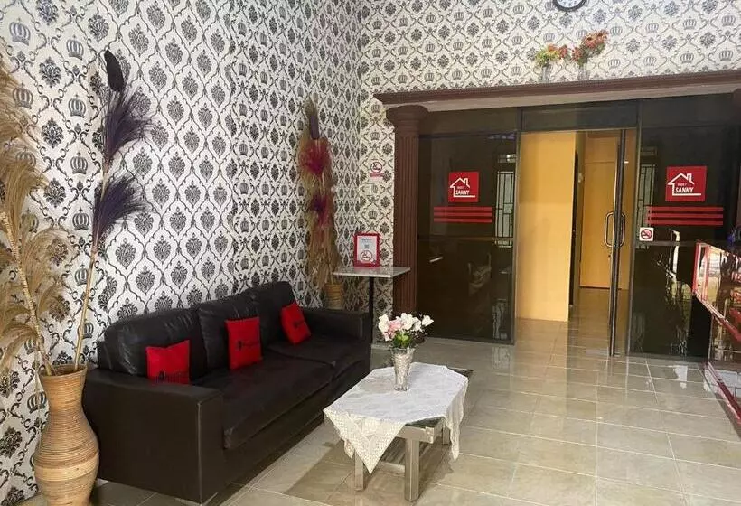 ホテル Reddoorz @ Jalan Padat Karya Prabumulih