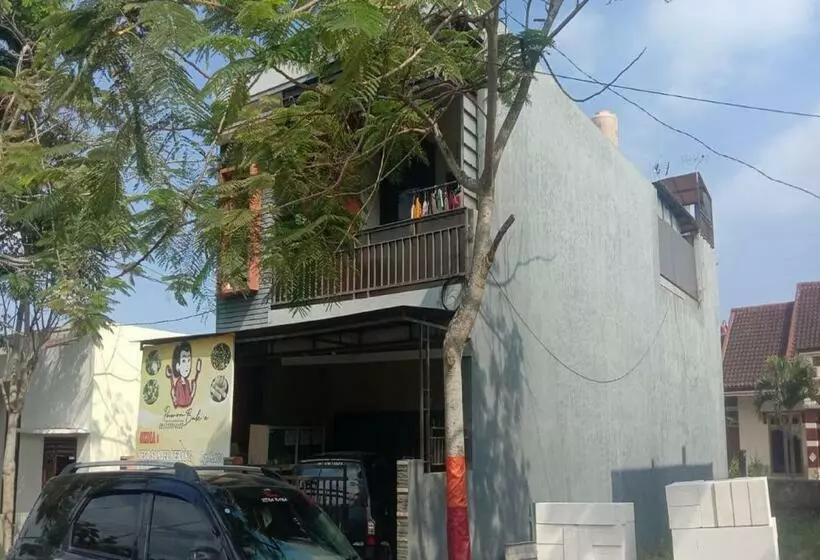 هتل Spot On 90639 Tresno Syariah Homestay