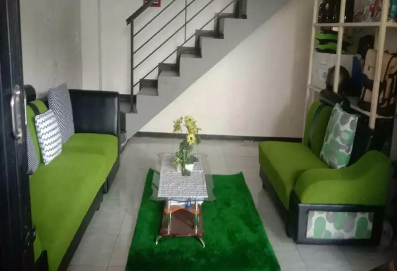 هتل Spot On 90639 Tresno Syariah Homestay