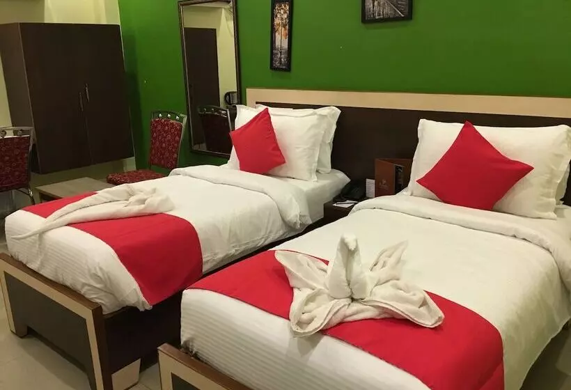 ホテル Swathi Residency