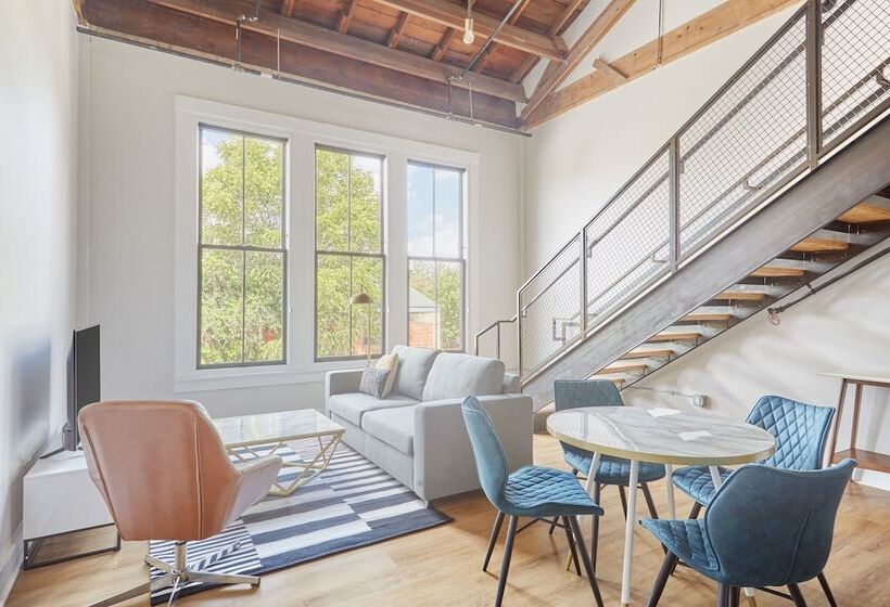 Sonder Antiques Warehouse