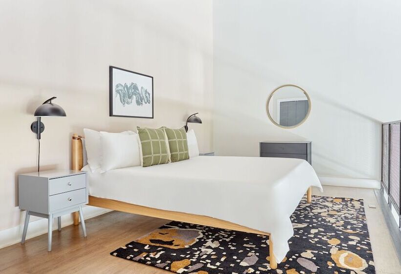 Sonder Antiques Warehouse