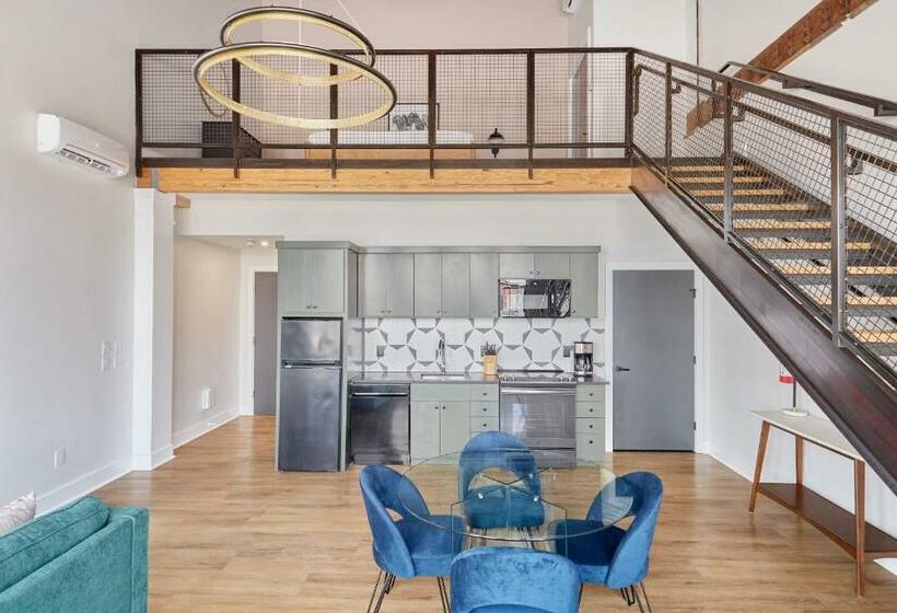 Sonder Antiques Warehouse