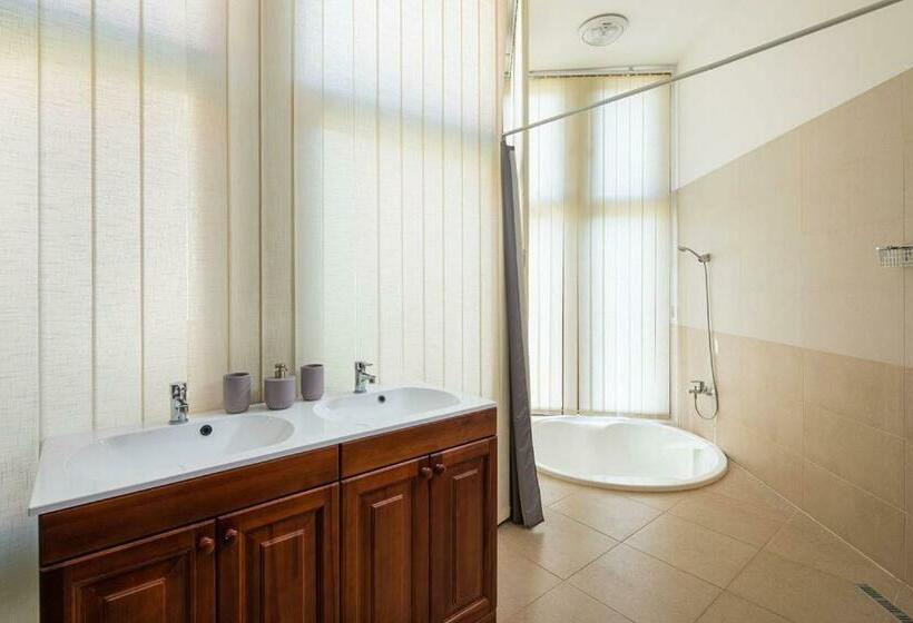 Bed and Breakfast Furmint Ház