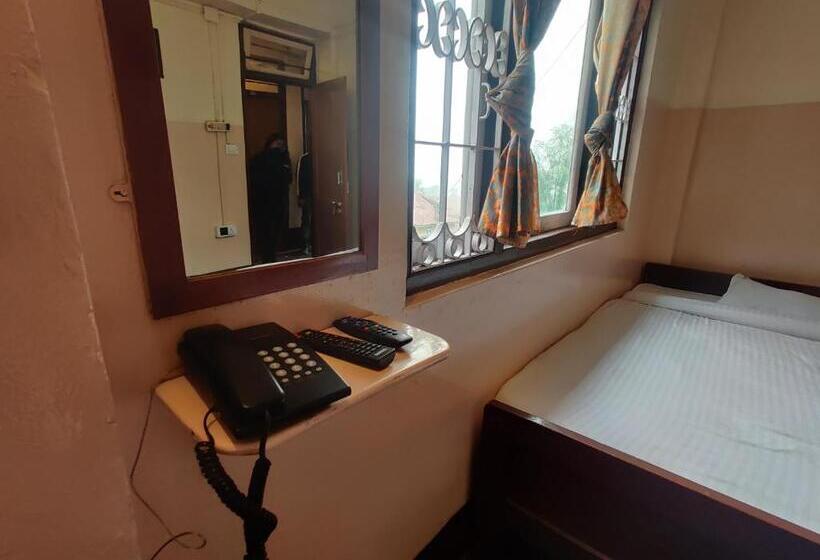 Hotel Capital O Sillery Gaon