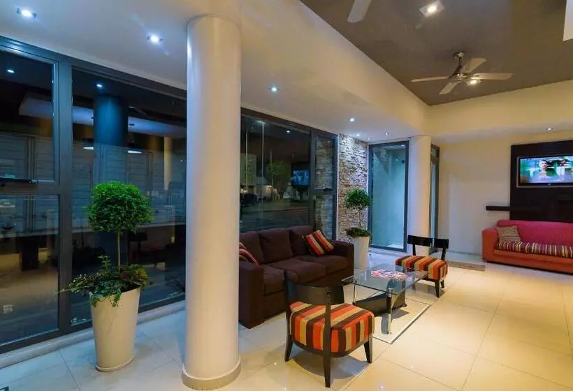 ホテル Coé Verá