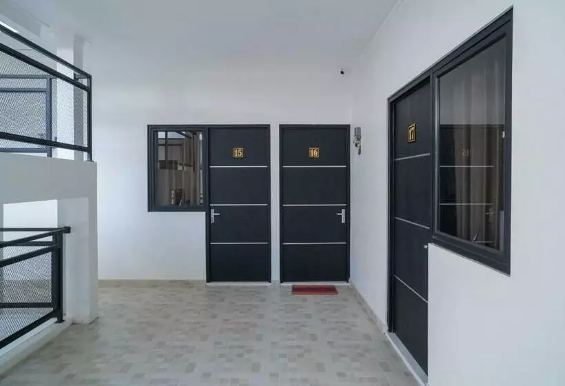 ホテル Mahagoni House Bogor Syariah Redpartner