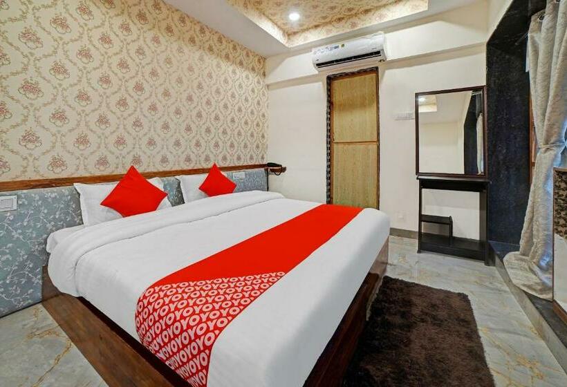 Hotel Oyo 82418 Radhika Palace