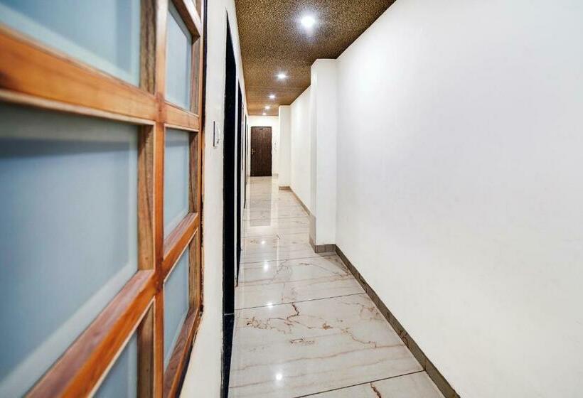 Hotel Oyo 82418 Radhika Palace