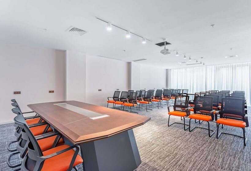 هتل Ramada By Wyndham Tbilisi Old City