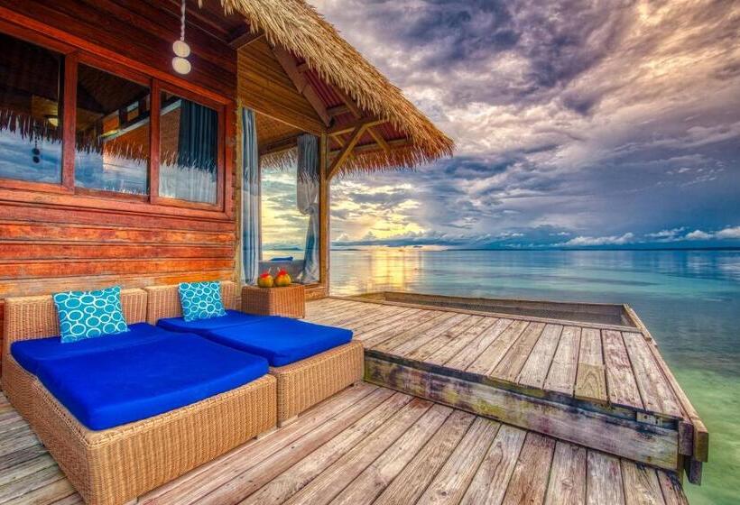 Azul Over The Water Resort