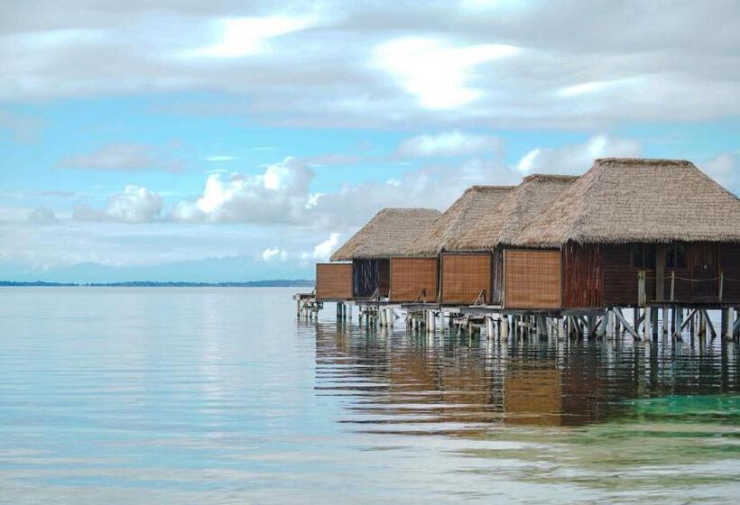 Azul Over The Water Resort