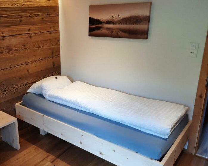 ホテル Berggasthaus Gitschenen