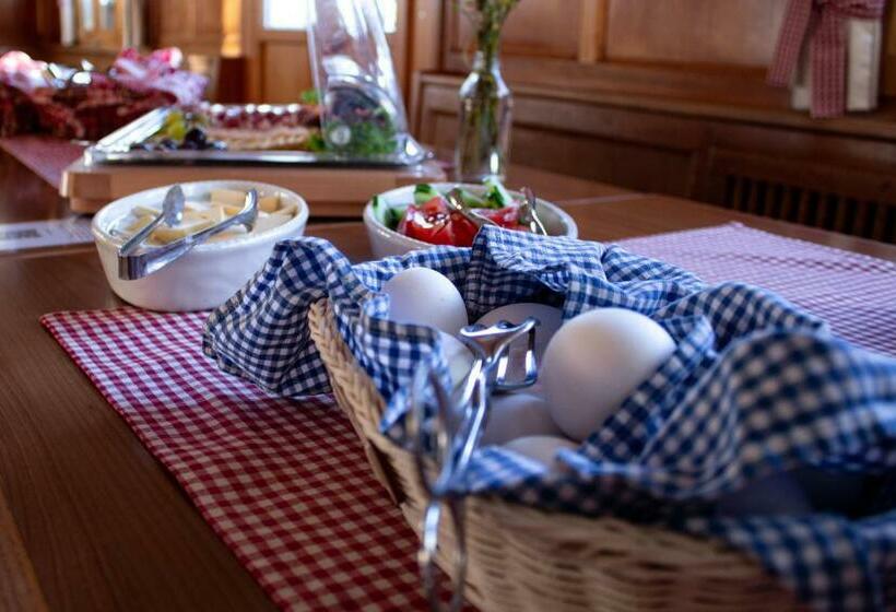 ホテル Berggasthaus Gitschenen