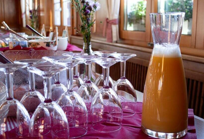 ホテル Berggasthaus Gitschenen