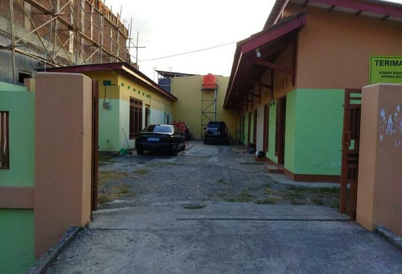 בית מלון כפרי Oyo 90648 Kusnan Guest House