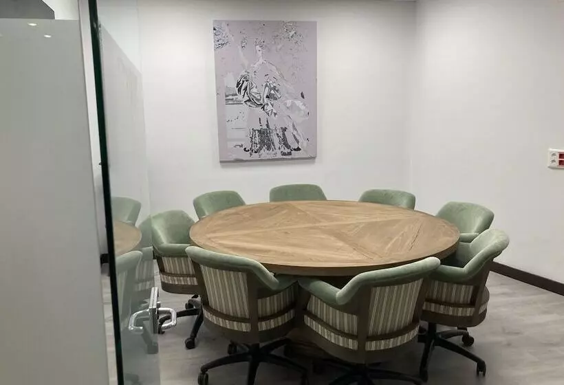 Отель Ar Isabel De Farnesio